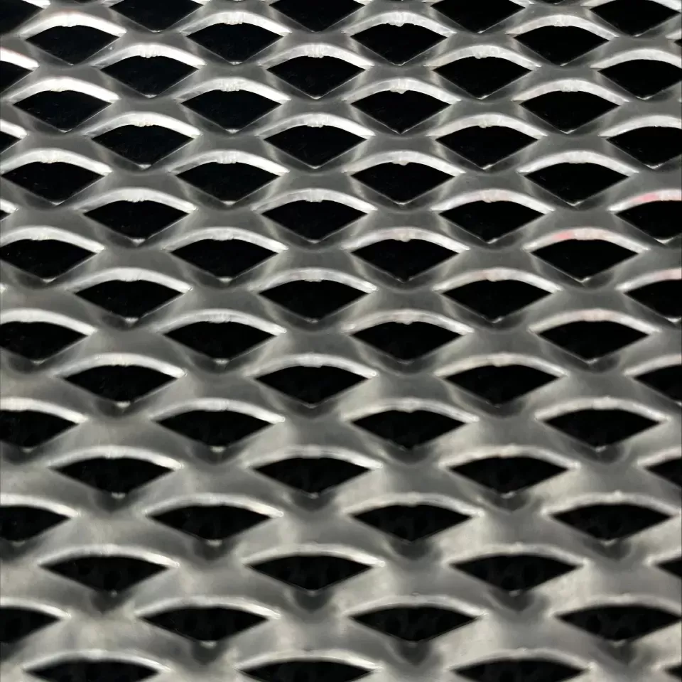 Expanded metal from galvanised sheet